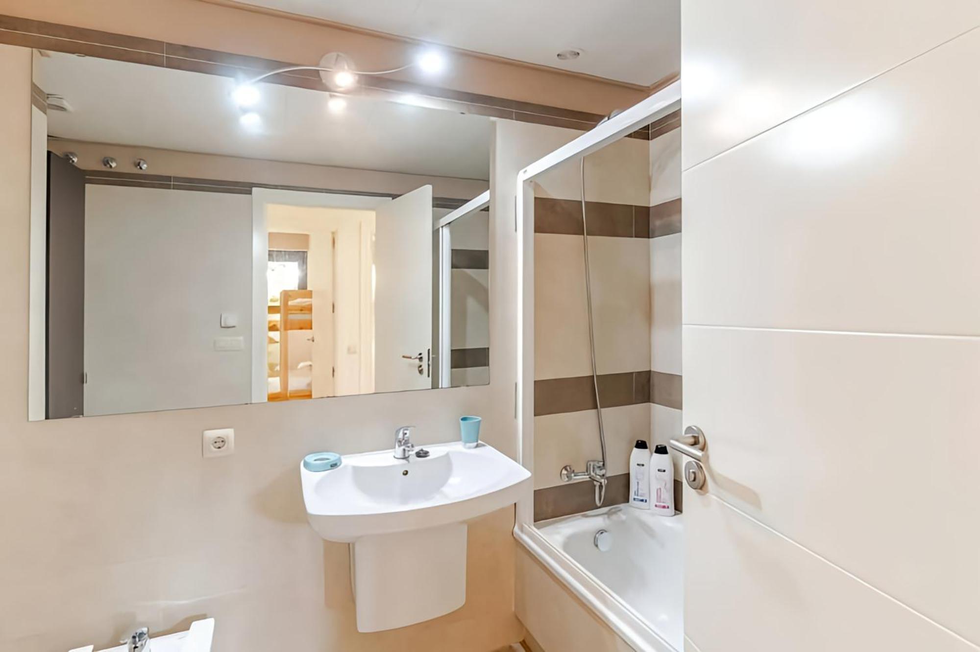 Pretty Garden Apartment Next To A Charming Beach Lloret de Mar Eksteriør bilde
